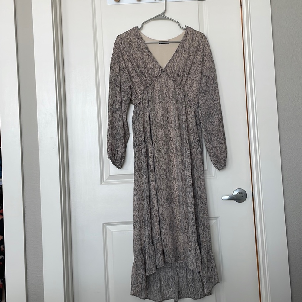 Beautiful Maxi dress from Melrose in the OC